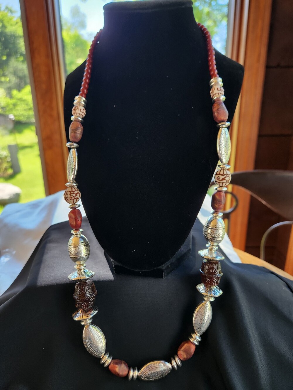 🔥Avon Chunky Brown & Silver Tone Beaded Statement Necklace